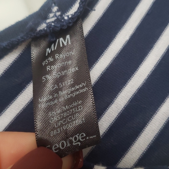 Dress - Picture 4 of 4